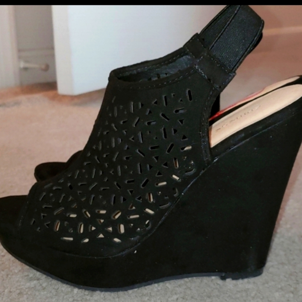 Chinese Laundry Wedge Heels Sandals Faux Suede